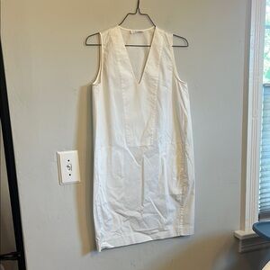 Everlane white size 8 v neck cotton dress.